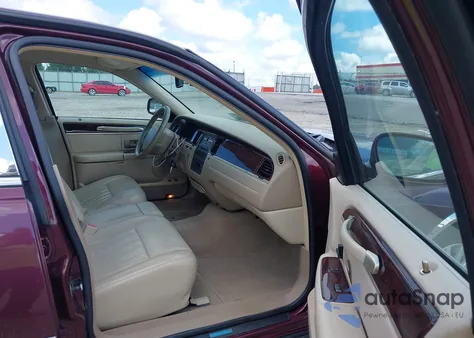 2007 Lincoln Town Car Signature from USA, damaged, VIN 1LNHM81V07Y603795